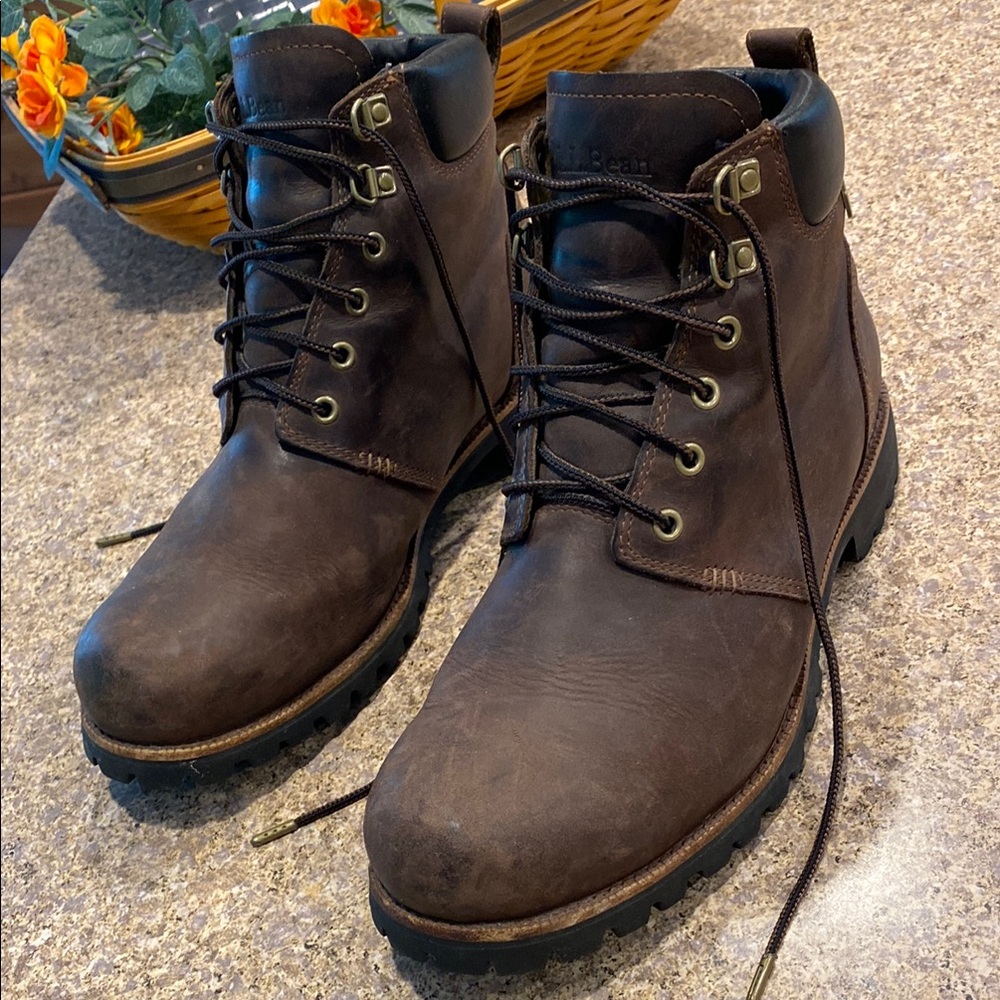 🔥Sale🔥 L.L. Bean Work Boots 10 WIDE Leather Item 301050 Vibram Soles Brown